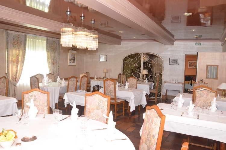 Hotel Du Commerce Pont-de-Vaux Kültér fotó